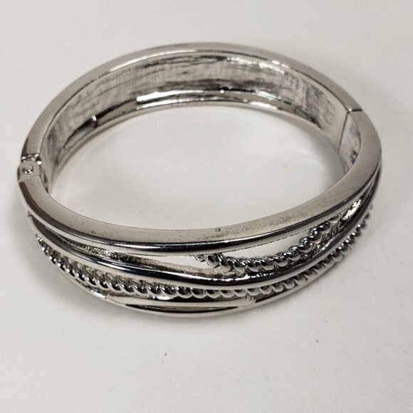 Chunky Silver-Tone Oval Bangle Bracelet – Textured Rope & Polished Metal Cuff - Picture 5 of 8